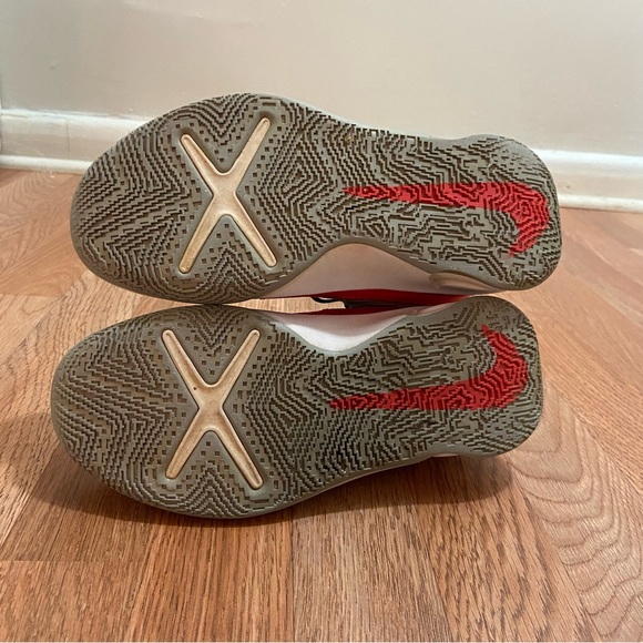 Nike Boys Team Hustle D 10 SE CZ4179-001 - Picture 6 of 8